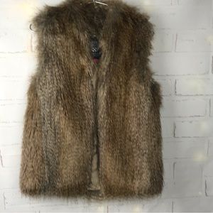 Vince Camuto : Fur Vest.. bunny brown: Sz: S